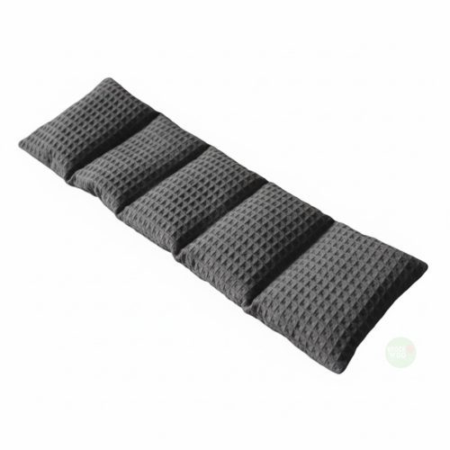 Nacken Wärmekissen 400 g liegend auf Sofa für entspannung